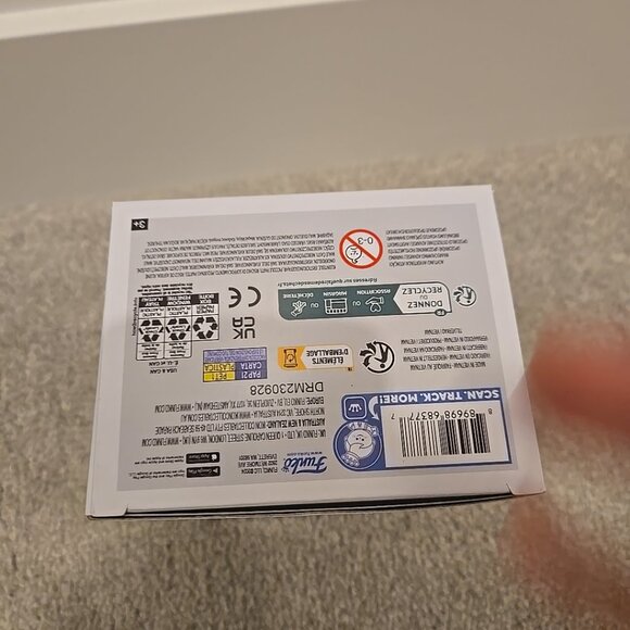 Funko Pop! Vinyl: Pokémon - Umbreon (Flocked) - Chalice Collectibles (Exclusive) - Picture 5 of 6